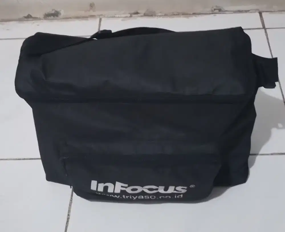 Infocus IN114xv