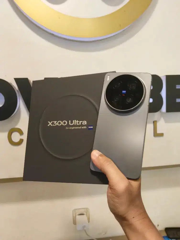 Jual Vivo X300 Ultra Second Ram 16/512Gb Mulus Fullset Garansi Aktif