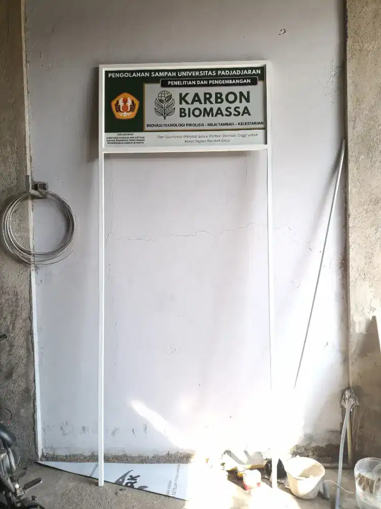 Papan nama kantor