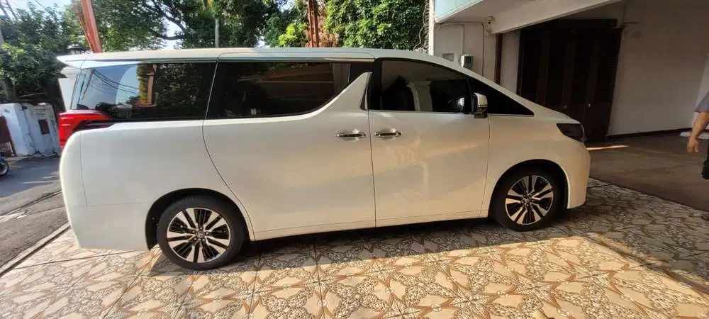 Toyota Alphard 2022 Bensin