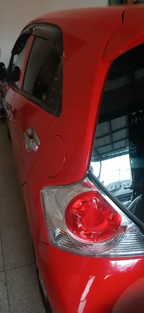 Dijual honda brio tipe s warna merah matic