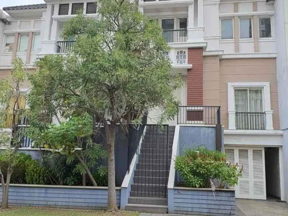 Rumah 3 Lantai di Villas Moi, Kelapa Gading, Jakarta Utara