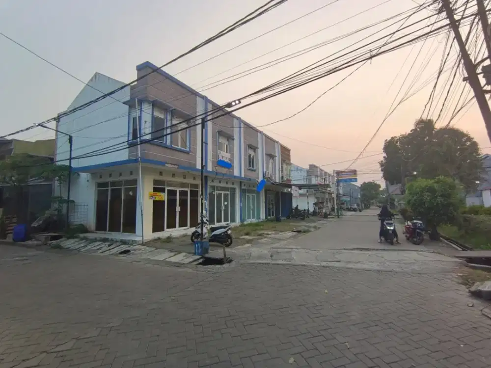 Ruko 3 unit Gandeng 2 Lti, di Kuta Jaya, Pasar Kamis, Tangerang. 400 Jt.an.
