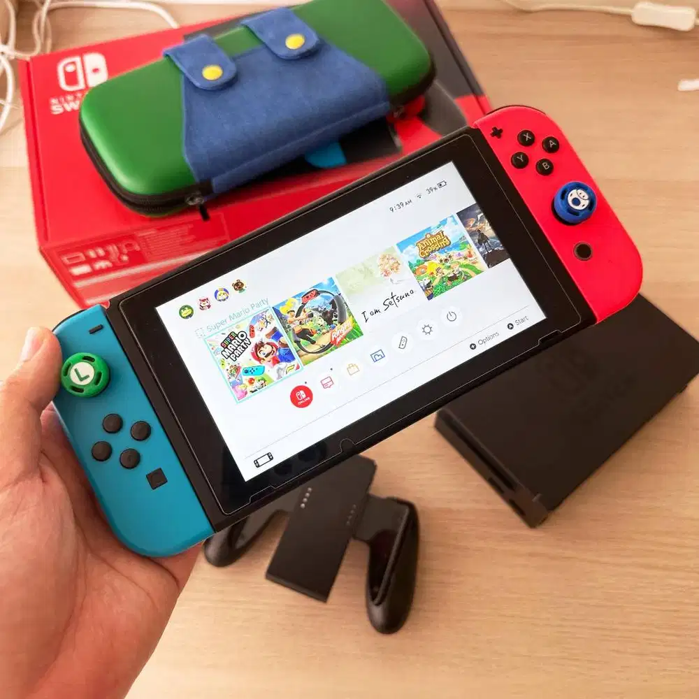 Nintendo Switch V2 Like New