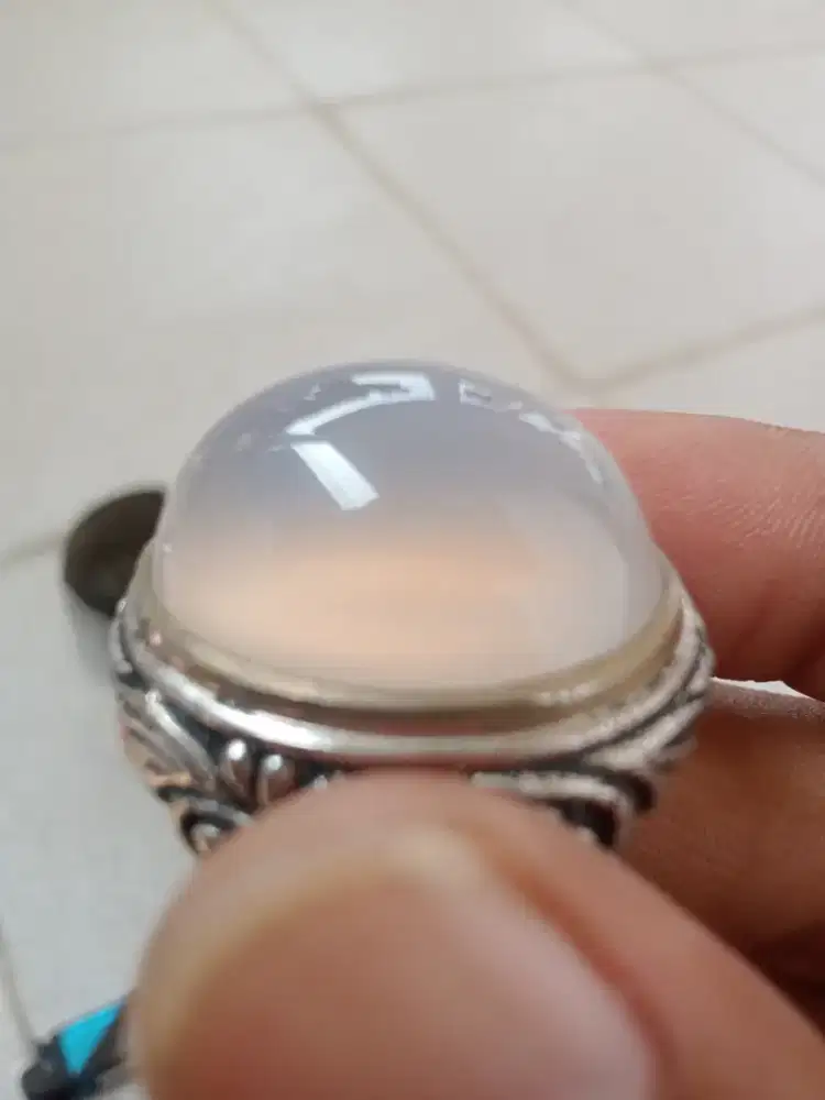 Batu anggur Chalcedony natural