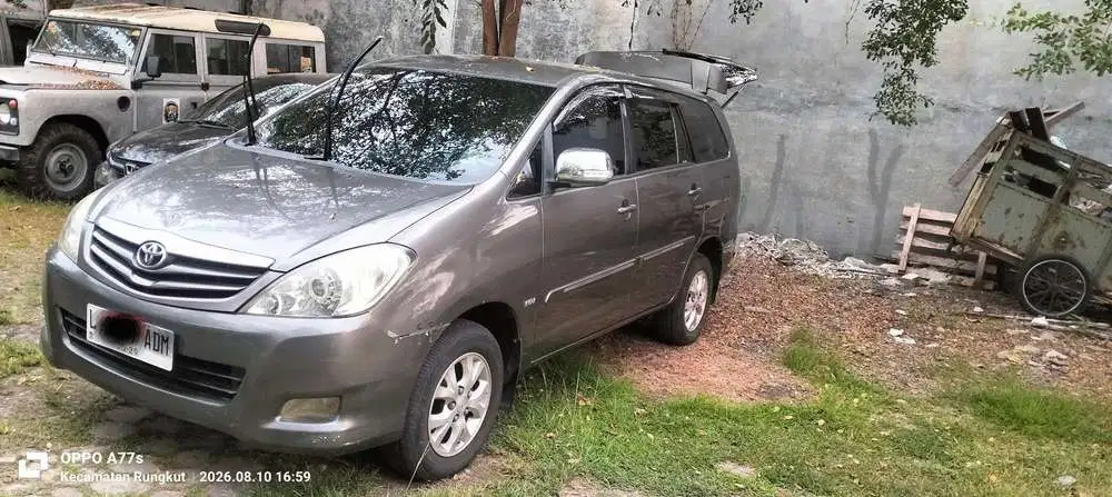 Toyota Kijang Innova 2010 Bensin