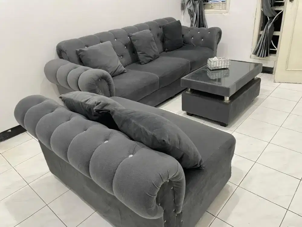 Dijual Sofa Ruang Tamu,, Springbed, dan Meja Makan