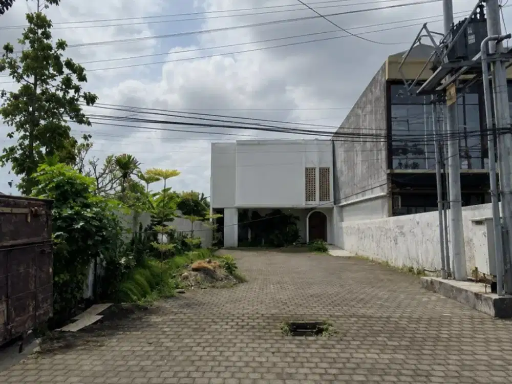 Disewakan, Bangunan Usaha 2 lantai di Jalan Teuku Umar Barat, Denpasar