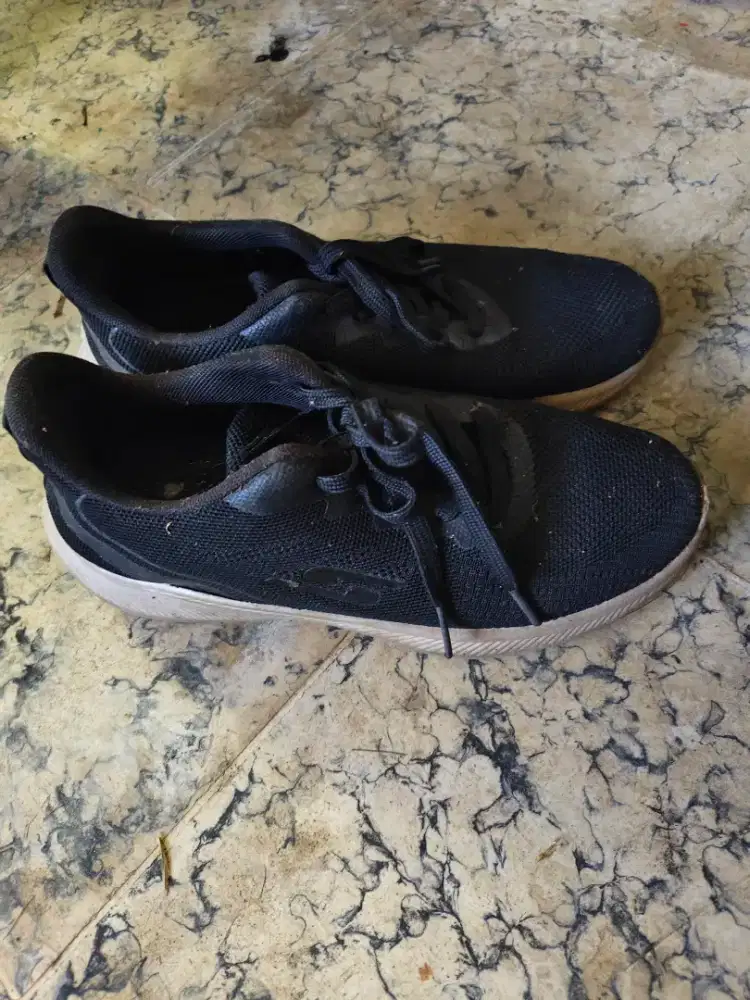 sepatu sekolah untuk anak