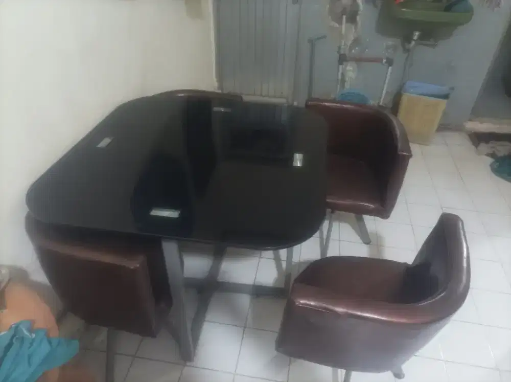 1 set Meja kaca