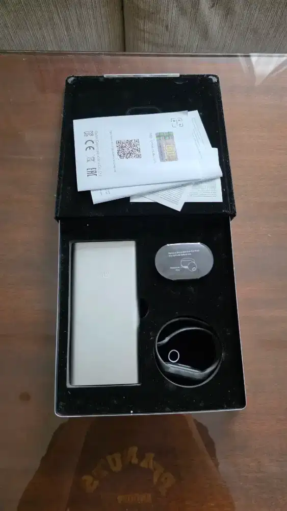 (3 IN 1) XIAOMI POWER BANK 10.000 mAh, Smartband, Earbud
