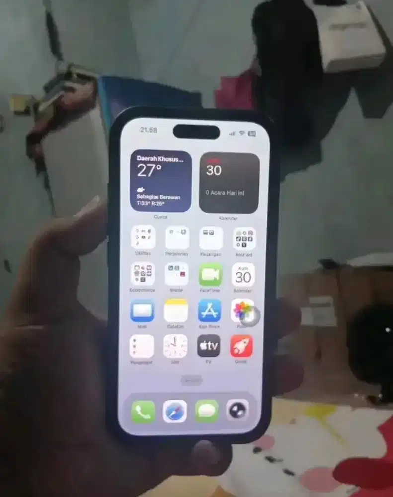 Iphone 16 like new
