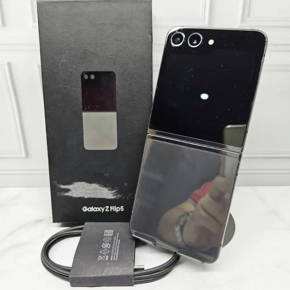 Samsung Galaxy Z Flip 5 8/256GB Graphite SEIN Resmi Fullset No Minus