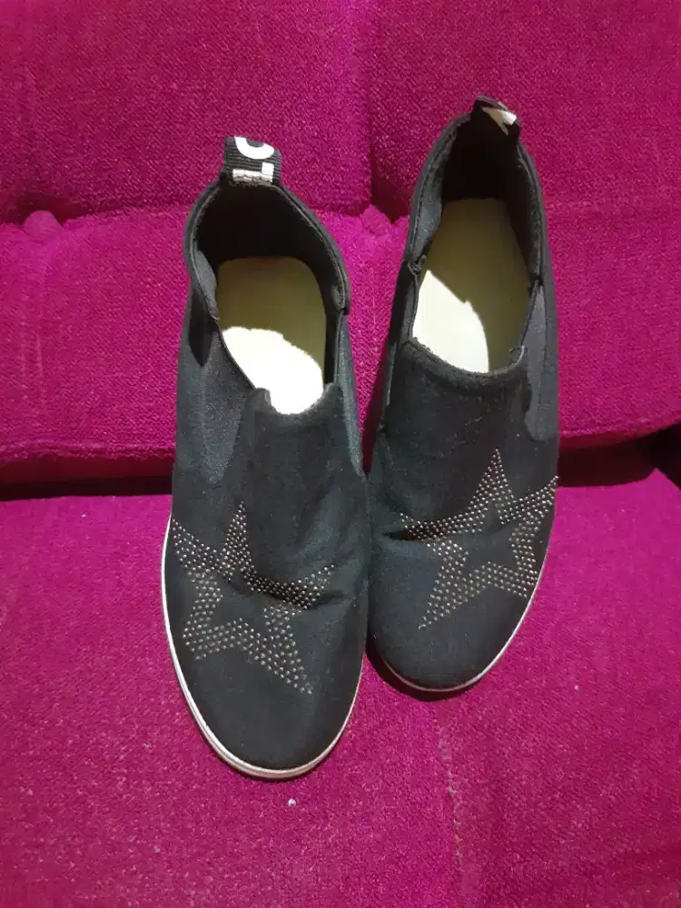 Preloved Sepatu Anak Perempuan Hitam uk 36/37