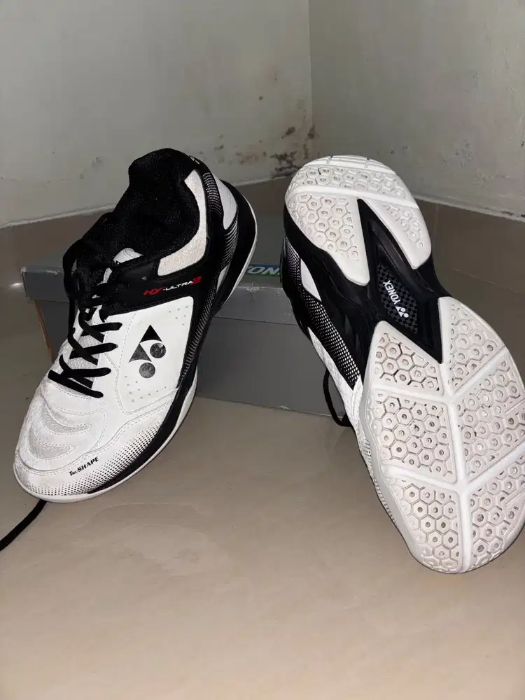 Sepatu Bulutangkis yonex hy ultra 2 original like new dengan box