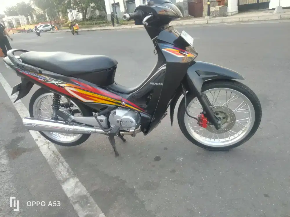 Honda karisma x istimewa