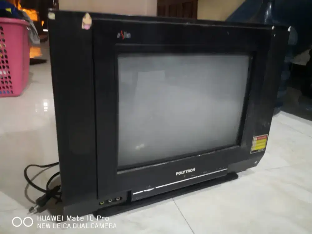 TV tabung Polytron