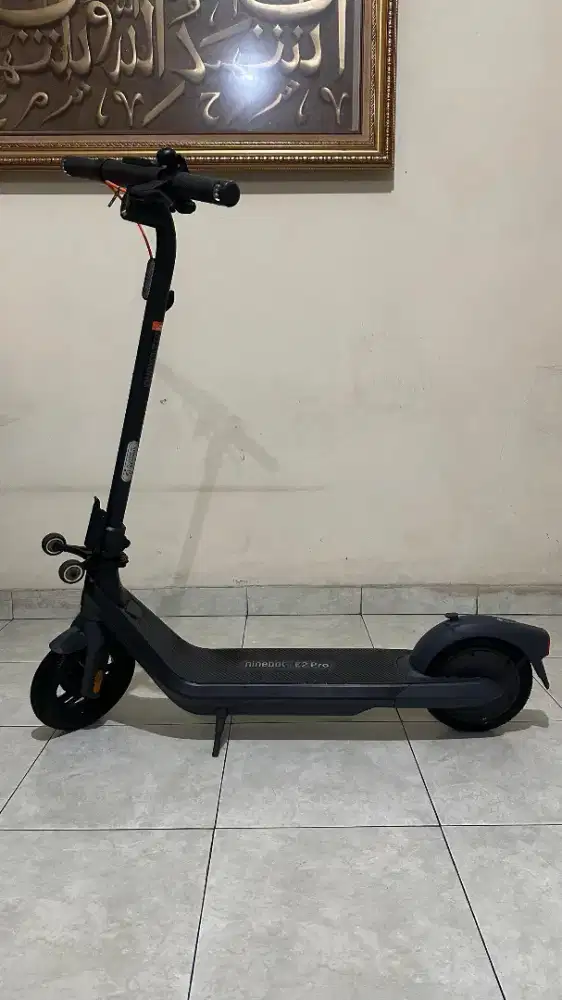 Skuter listrik ninebot