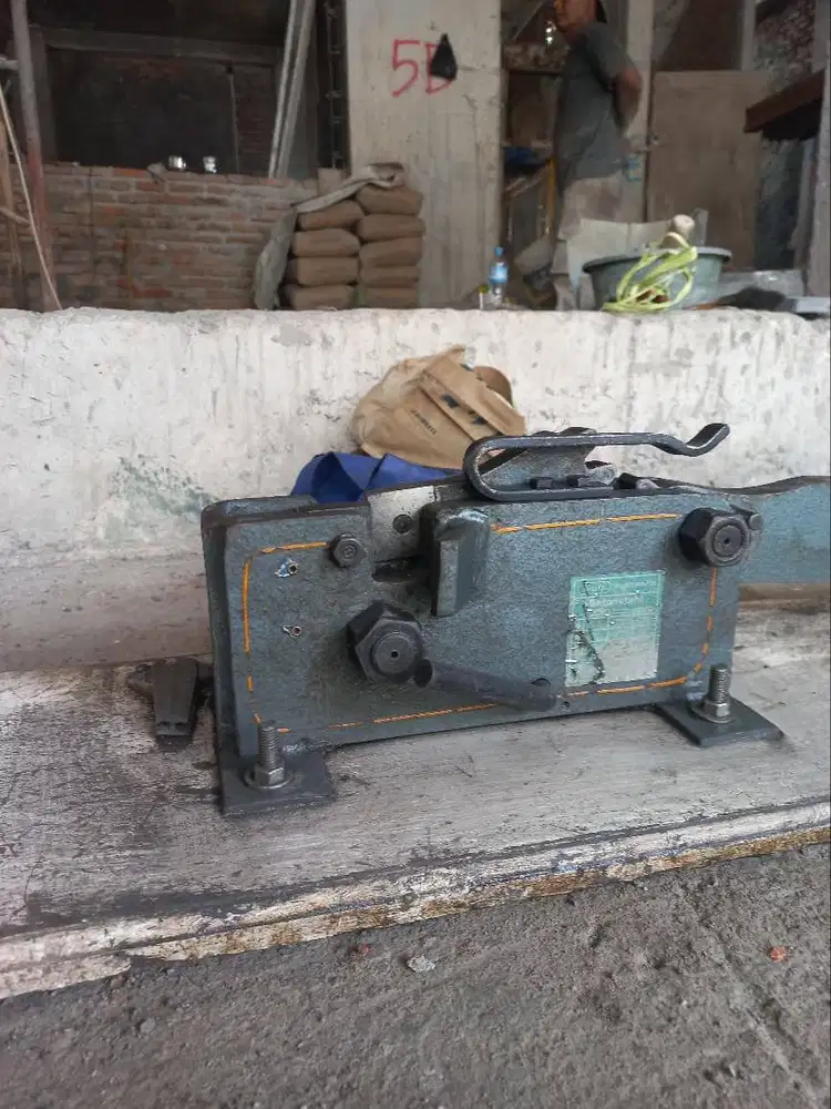 Gunting Besi Beton MULLER 60N/22 / Alat potong Besi beton Manual 60N/2