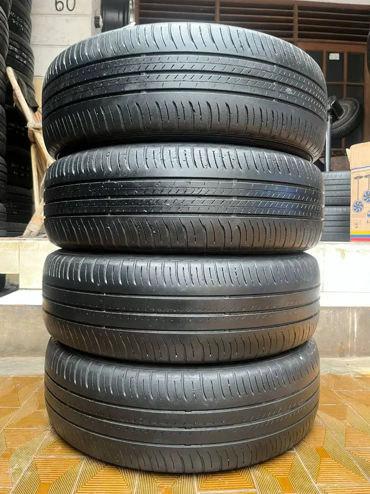 Ban Dunlop Enasave EC300+ 205 60 r17 4Pcs