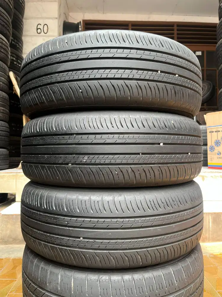 Ban Dunlop Enasave EC300+ 215 60 r17 3Pcs