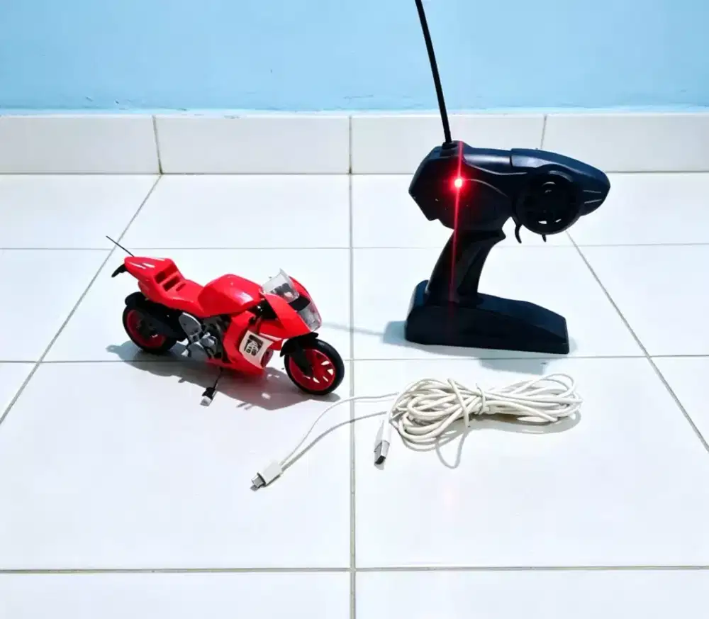 Mainan motor remot gp