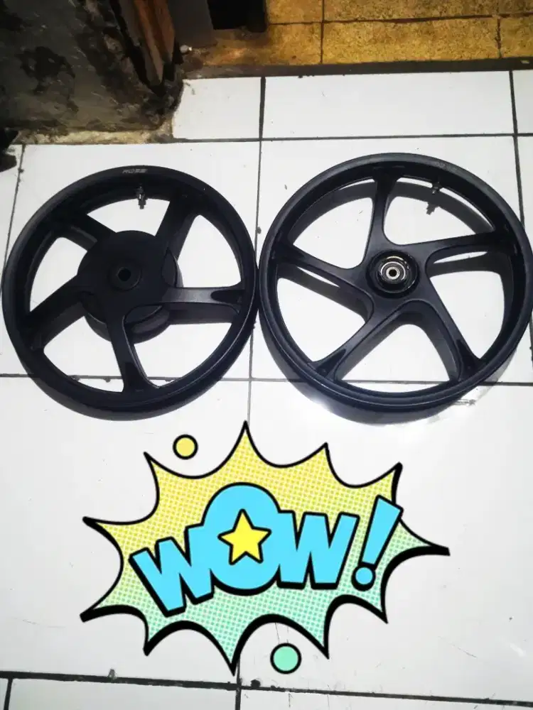 Dijual : Rp 650.000Sepasang Velg Racing Rossi ,Ukuran 14 , Baut 4 ,