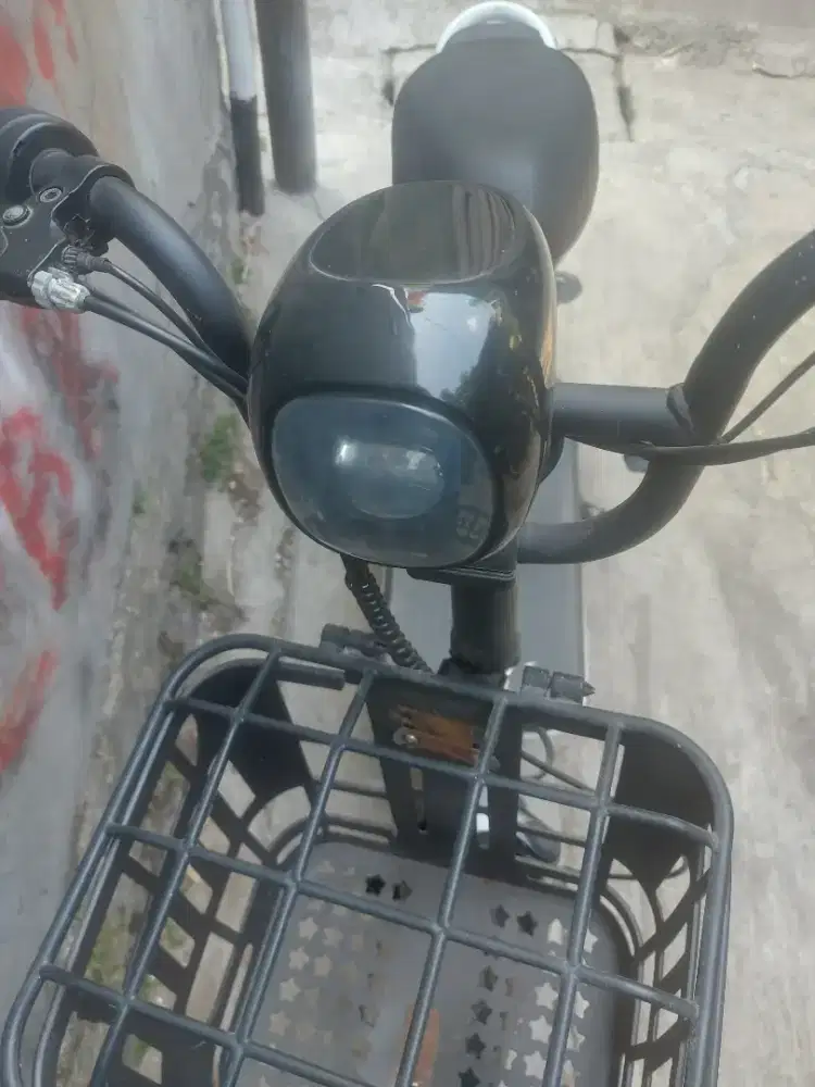 Sepeda listrik selis  2nd second bekas