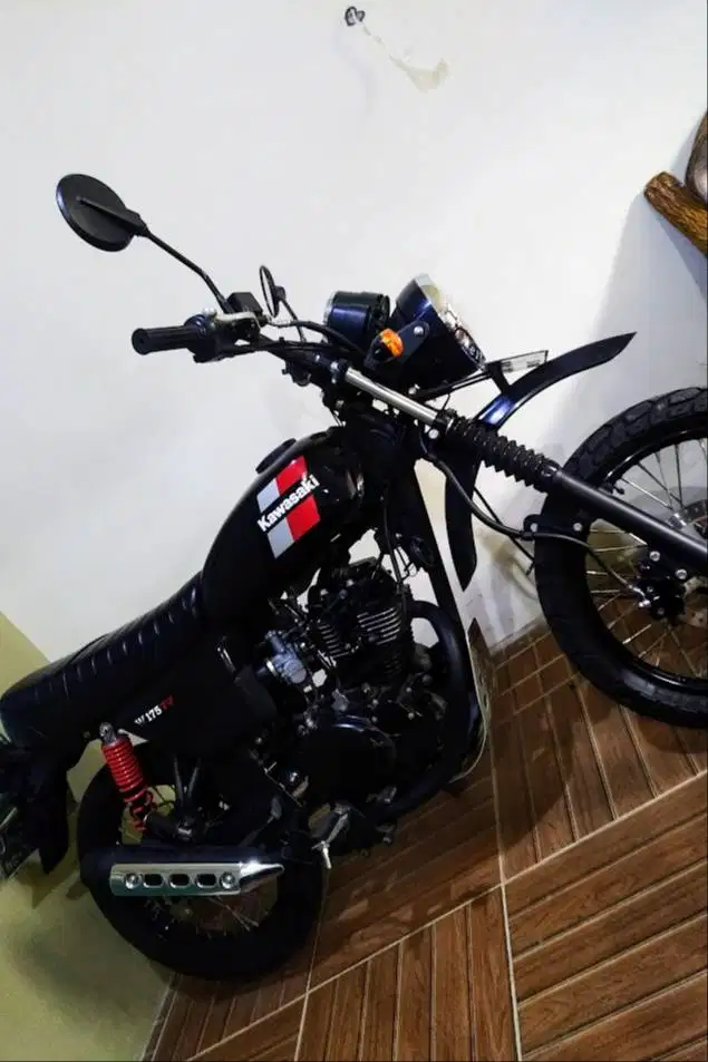 kawasaki w175 TR ,standar mulus tahun 2021