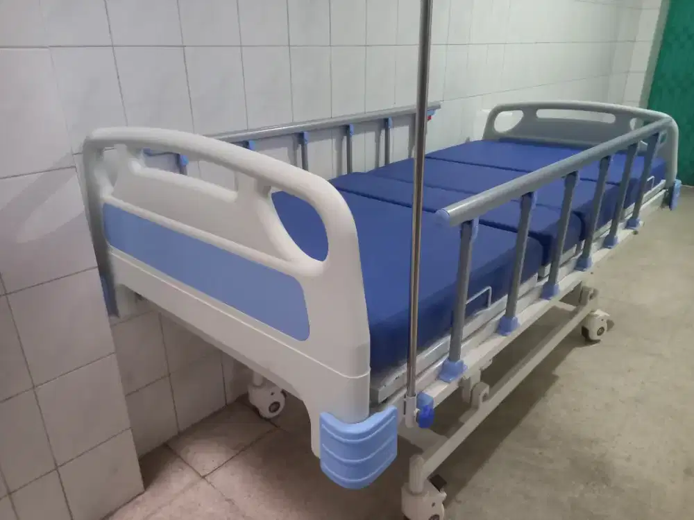 Ranjang Pasien 3 engkol istimewa