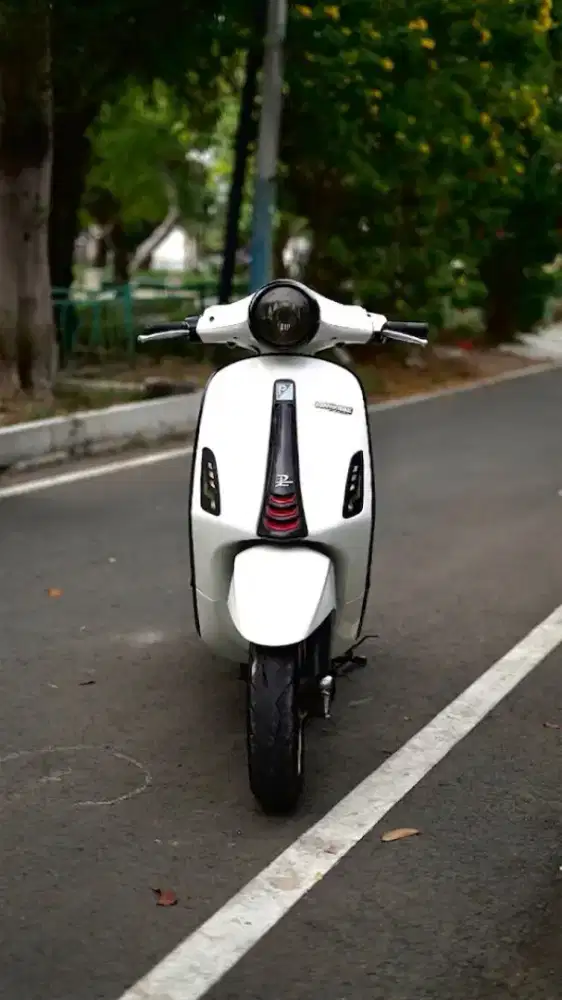VESPA PRIMAVERA 150 IGET 2018 PUTIH - TERMURAH SEINDONESIA