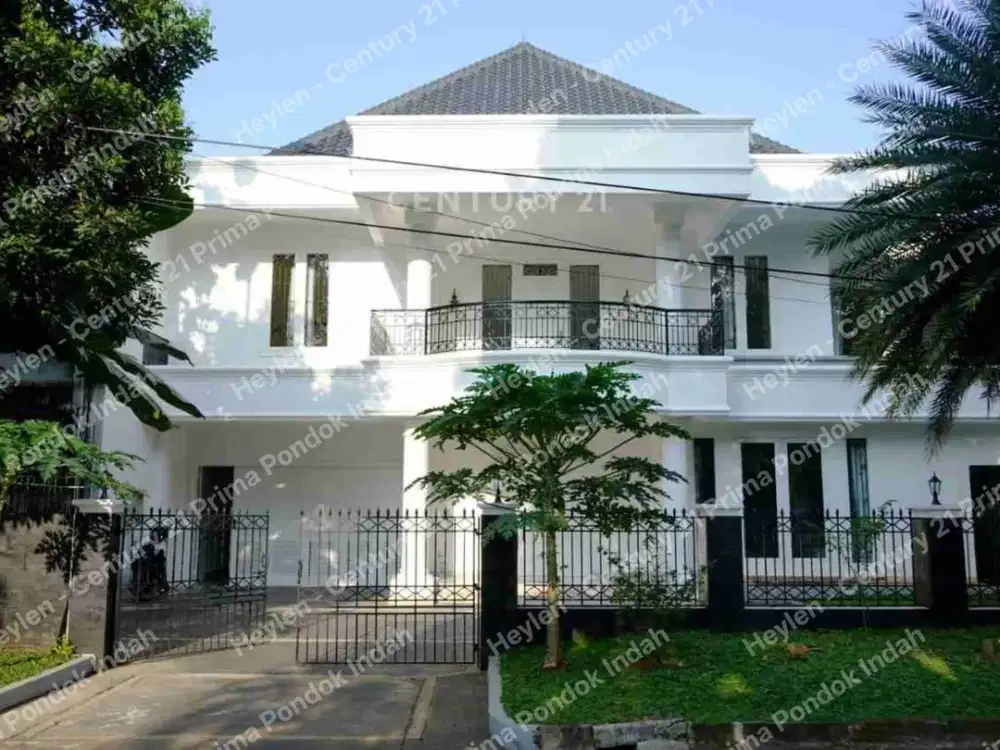 Dijual rumah mewah 2 lantai memiliki kolam renang