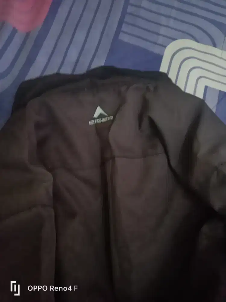 Jaket bekas eiger original