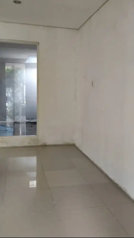 DiSewakan Rumah Second di Area NorthWest, Citraland, Surabaya