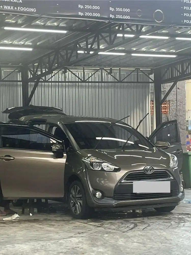 Toyota Sienta V/MT 2017