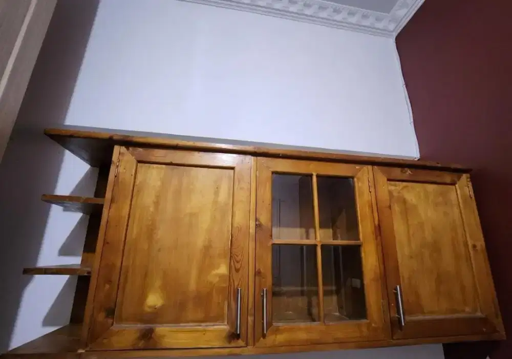 Lemari gantung dapur