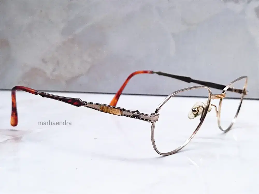 Frame kacamata vintage
