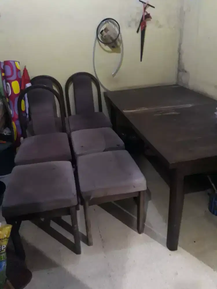 Meja makan bahan jati kualitas tinggi