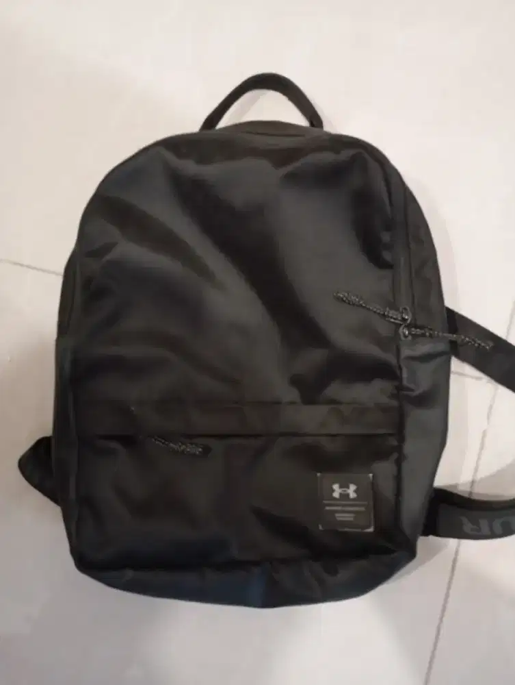Under Armor Backpack Tas Ransel kecil uk 25x32cm.