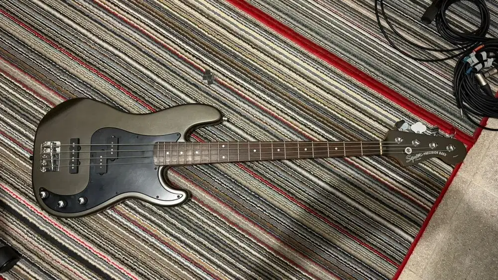 Squier Precision Bass Standard Satin Pewter