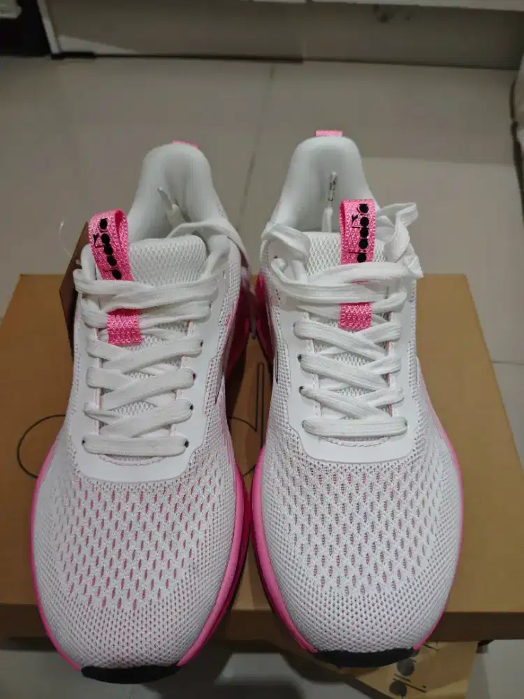 Jual cepat sepatu running diadora rizola women ori baru size 38