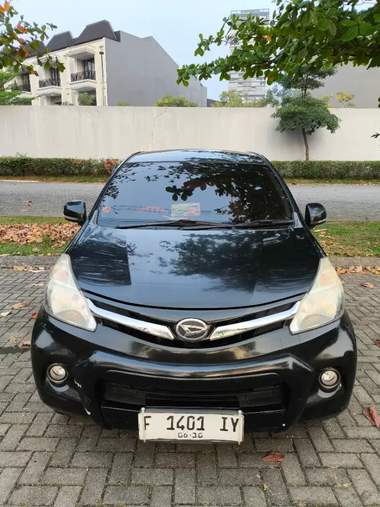Dijual 
Daihatsu Xenia 
Type Family Automatic 
Th 2012