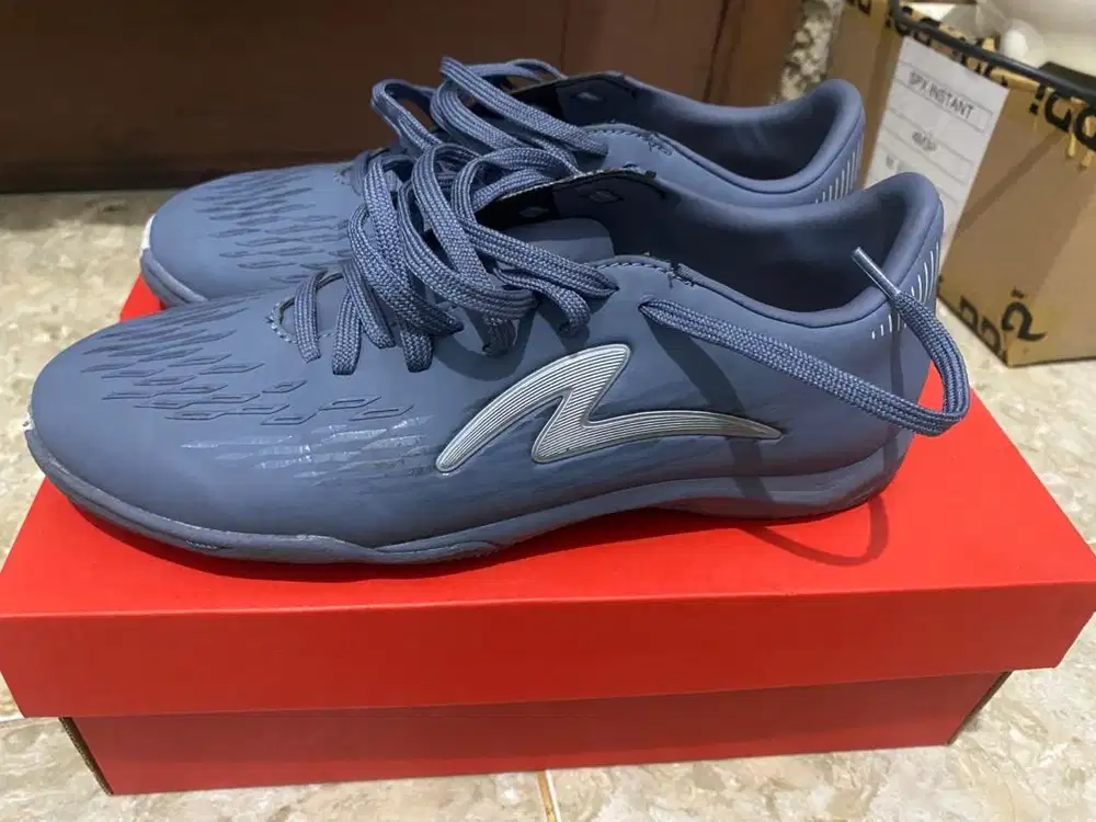 Sepatu futsal specs accelerator illuzion 4 pro