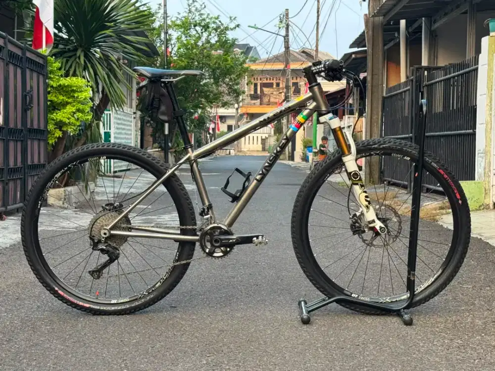 Lynskey 27.5 MTB titanium