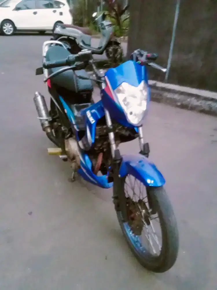 Suzuki satria CBU 2005 komplit