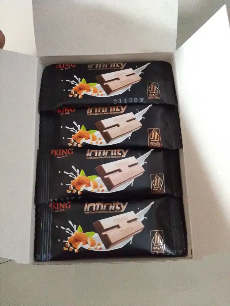 D'king coklat infinity almond isi 20pcs 1box