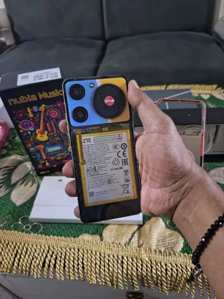 ZTE NUBIA MUSIC 4+4/128GB POP ART MINUS LAYAR LCD GANTIAN RETAK HITAM