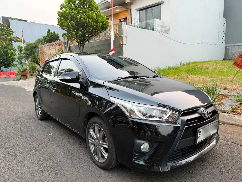 CASH TOYOTA YARIS G AT Bensin Automatic 2015 HITAM