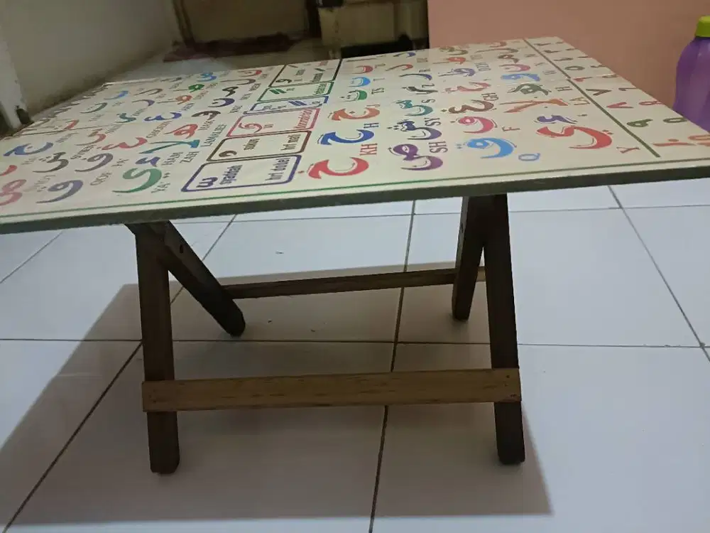 dijual aja meja lipat anak dan papan tulis uk 70x49