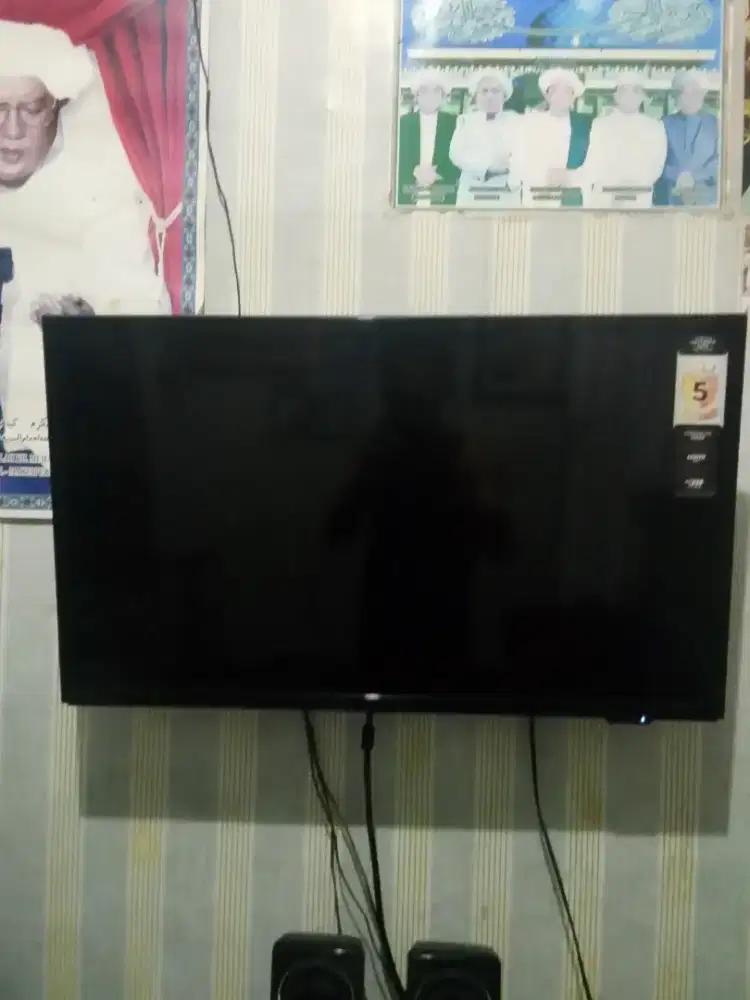 Tv led 32 inchi Polytron